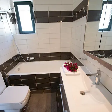 Pearl Mansions * Nikiana