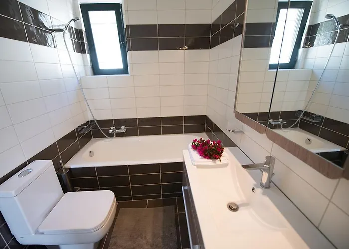 Pearl Mansions * Nikiana